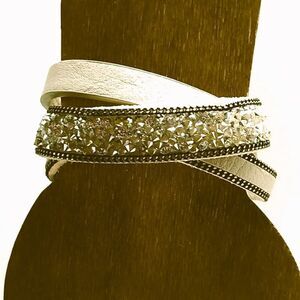 Triple-Wrap Bracelet Cream-Colored Leather with Sparkly Embellishments